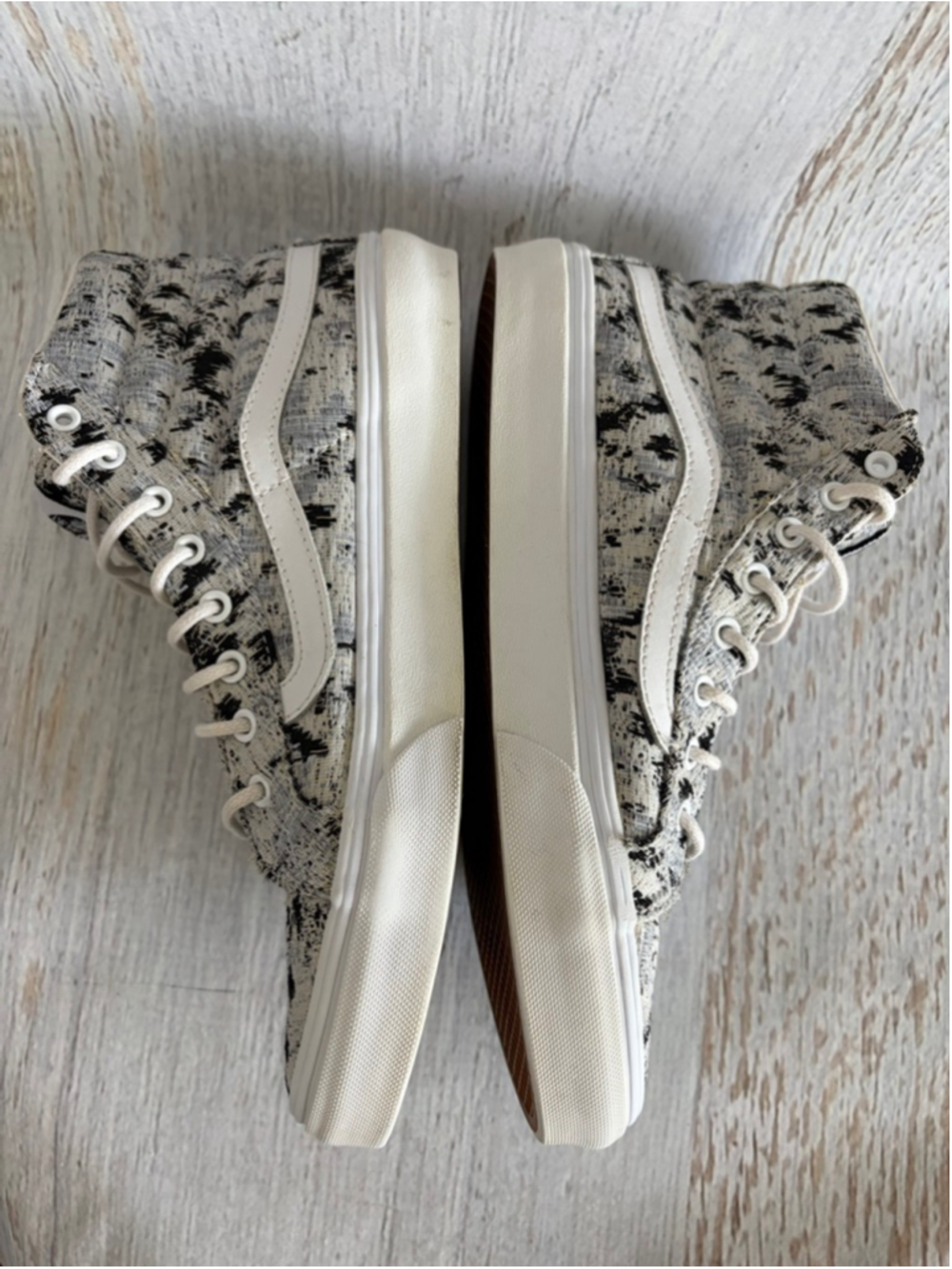 Women's Vans Sk8-Hi Sneakers Size 9 White Black Pattern - Picture 4 of 10